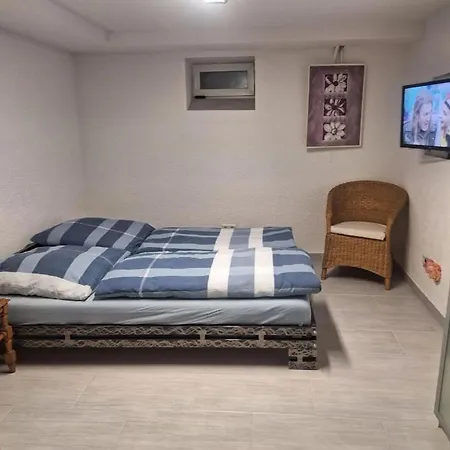 Amos לינה וארוחת בוקר